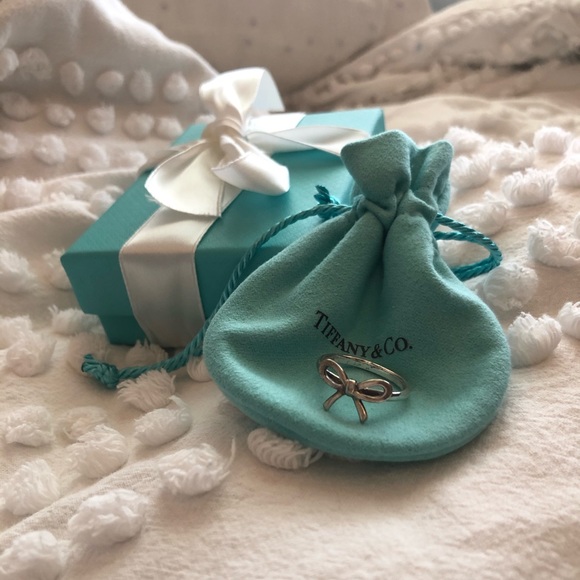 SOLD Tiffany & Co. Bow Ring - Picture 1 of 4